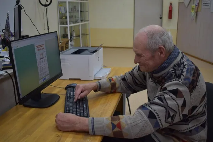Прошло обучение по программе «Основы компьютерной грамотности» для неработающих пенсионеров