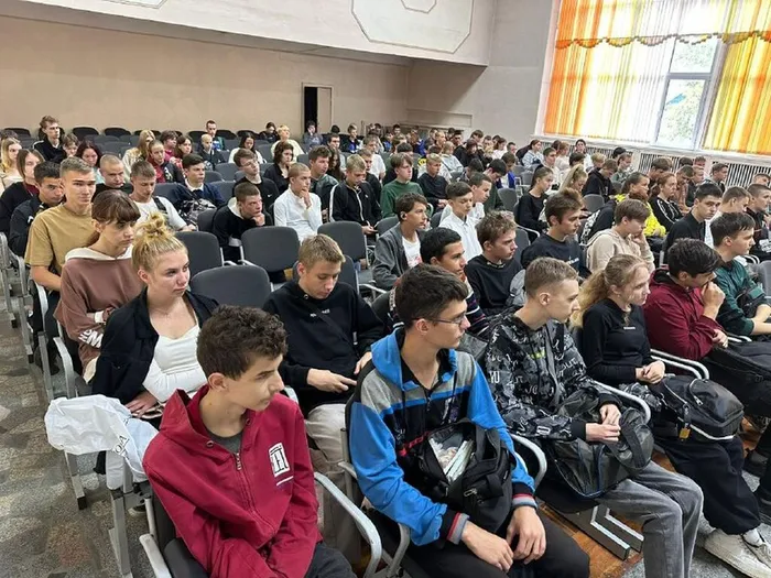 Кинолекторий "Зоя"